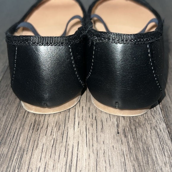 Gently used cat & Jack Mary Jane like flats with a string bow - Picture 4 of 7